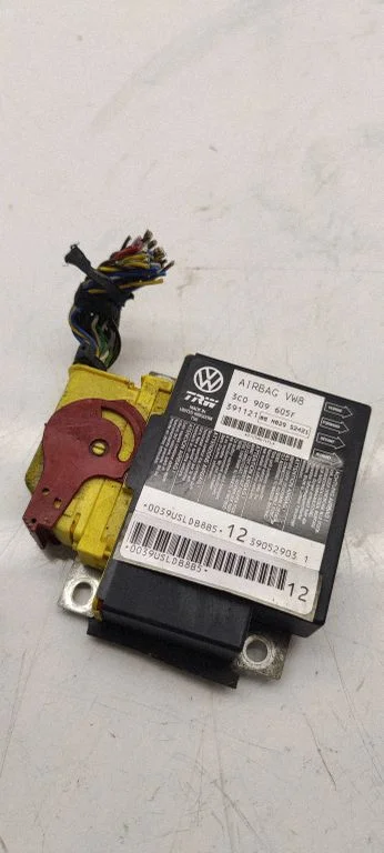 Drošības spilvenu vadības bloks 3C0909605F