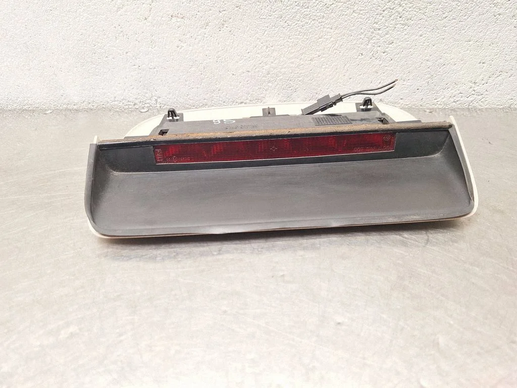 Third/center stoplight 24147001 – Saab 9-5 (1998-2005)