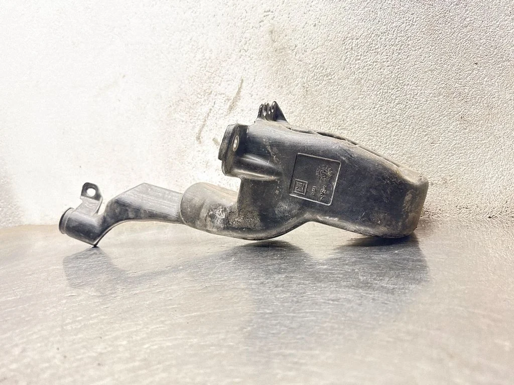 Windshield washer fluid reservoir/tank