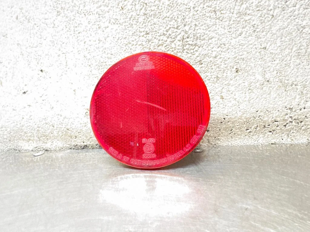 Rear tail light reflector A044935