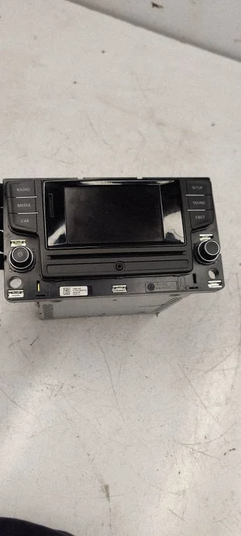 Radio, odtwarzacz CD/DVD, nawigacja 5G0035867