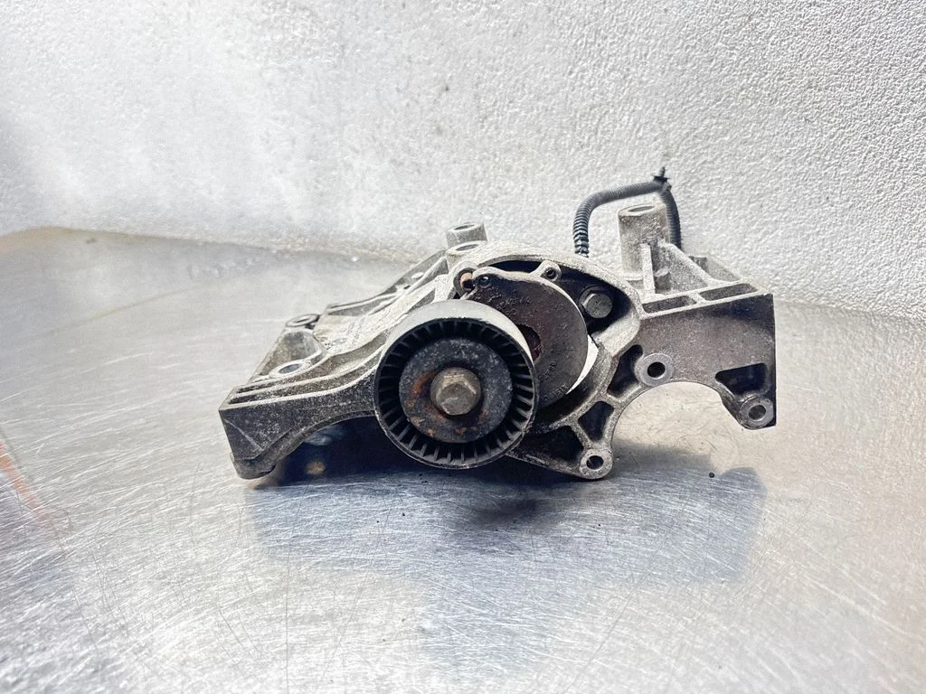 A/C compressor mount bracket 55562863