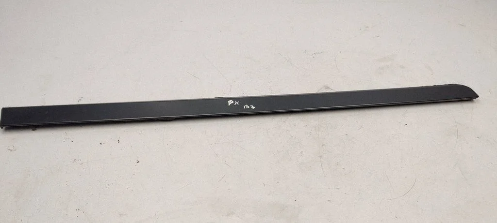 Esiukse liist (mold) 8E0853959E