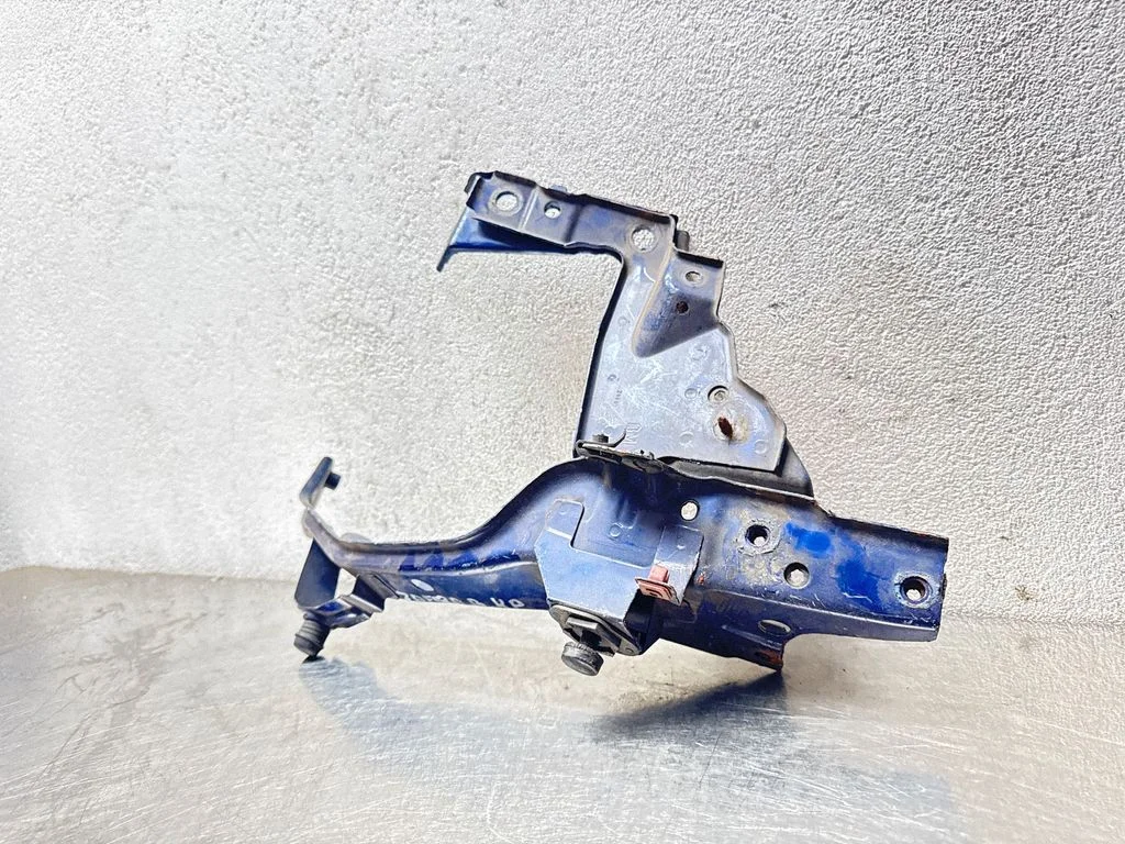 Esitule kinnitusklamber – Opel Zafira A (1999-2005)