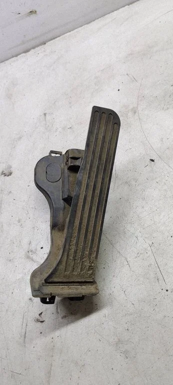 Accelerator throttle pedal 1k1721503L