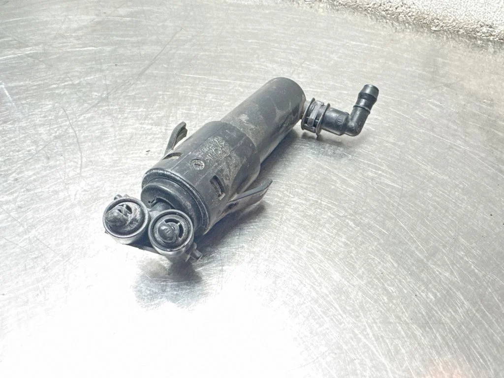Headlight washer spray nozzle 13227348