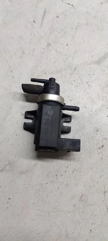 Zawór elektromagnetyczny turbo 1j0906627