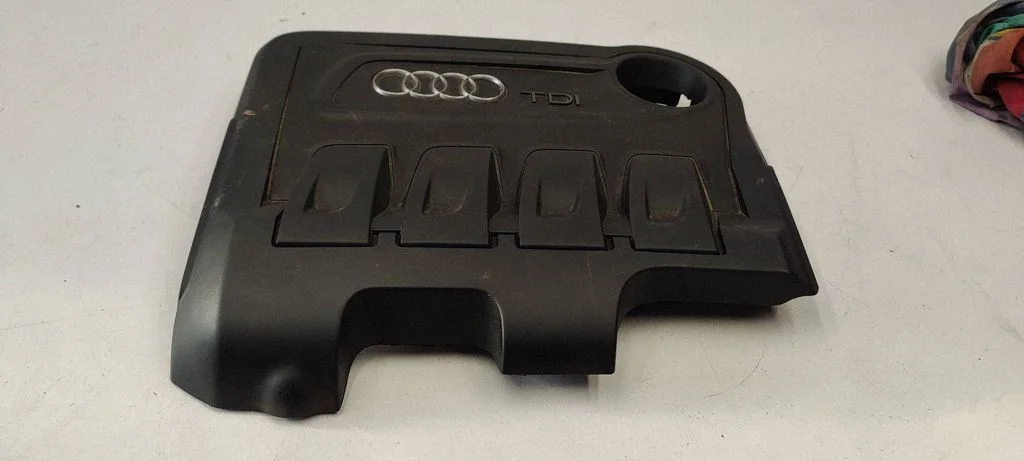 Engine cover (trim)