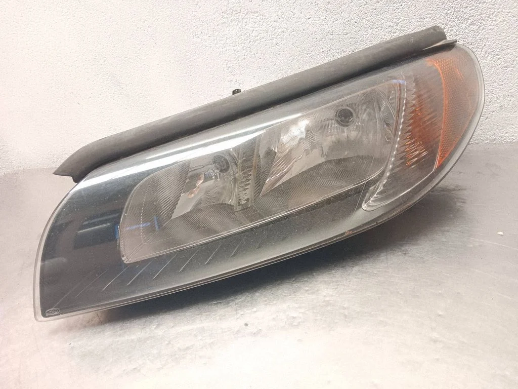 Priekšējais lukturis 30796139