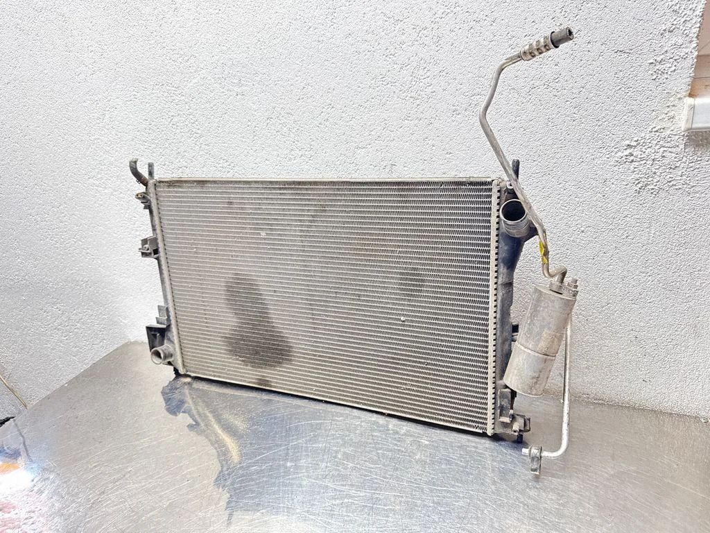 Coolant radiator 870824G