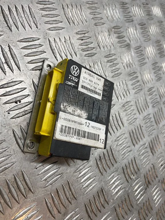 Airbag control unit/module 3C0909605M