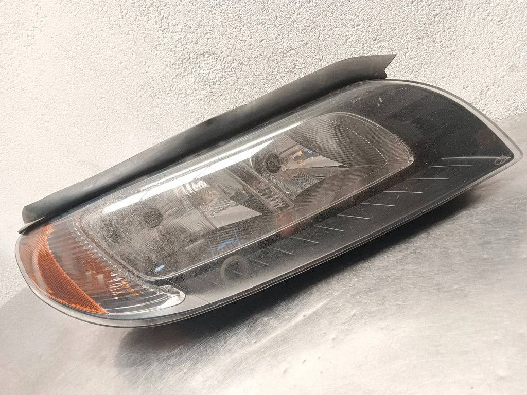Priekšējais lukturis 30796140