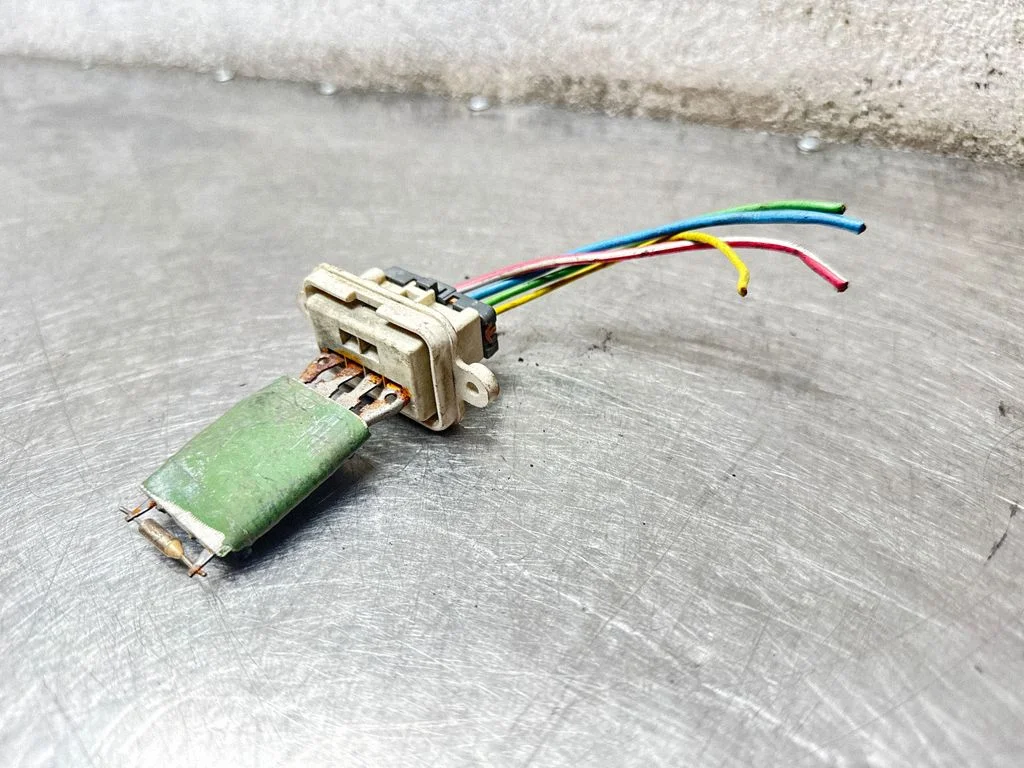 Heater blower motor/fan resistor