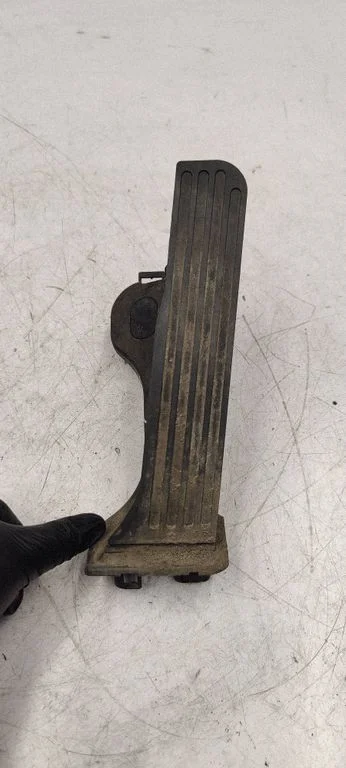 Accelerator throttle pedal 1K1723503L