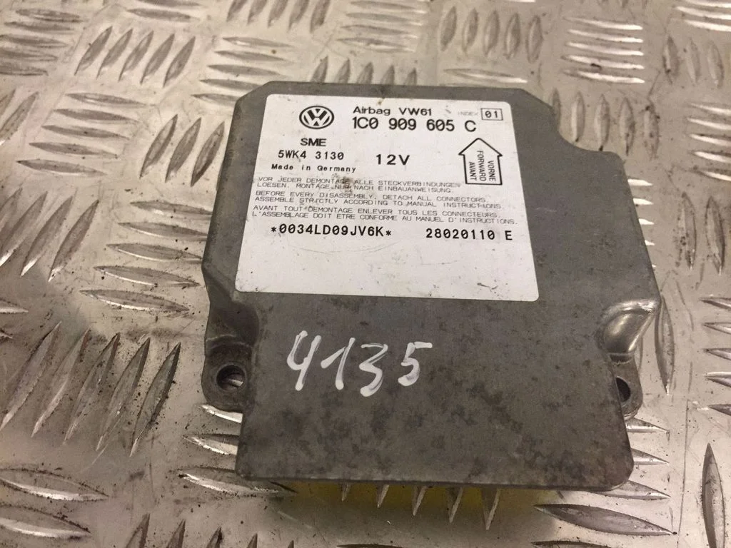 Drošības spilvenu vadības bloks – Volkswagen Passat B5.5 (2001-2005)