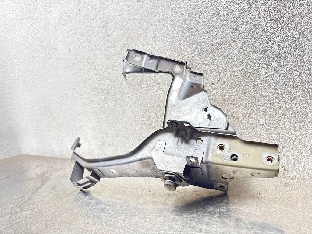 Esitule kinnitusklamber – Opel Zafira A (1999-2005)