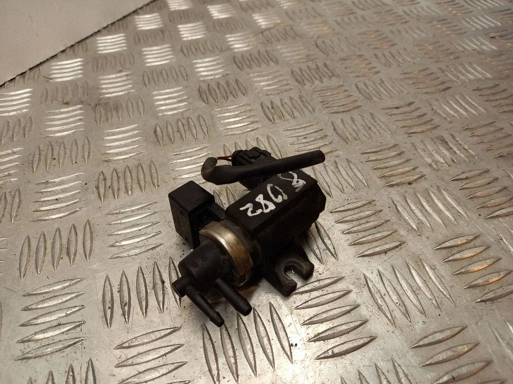 Turbo solenoid valve 4B0973722A
