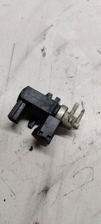 Zawór elektromagnetyczny turbo 8e0906627
