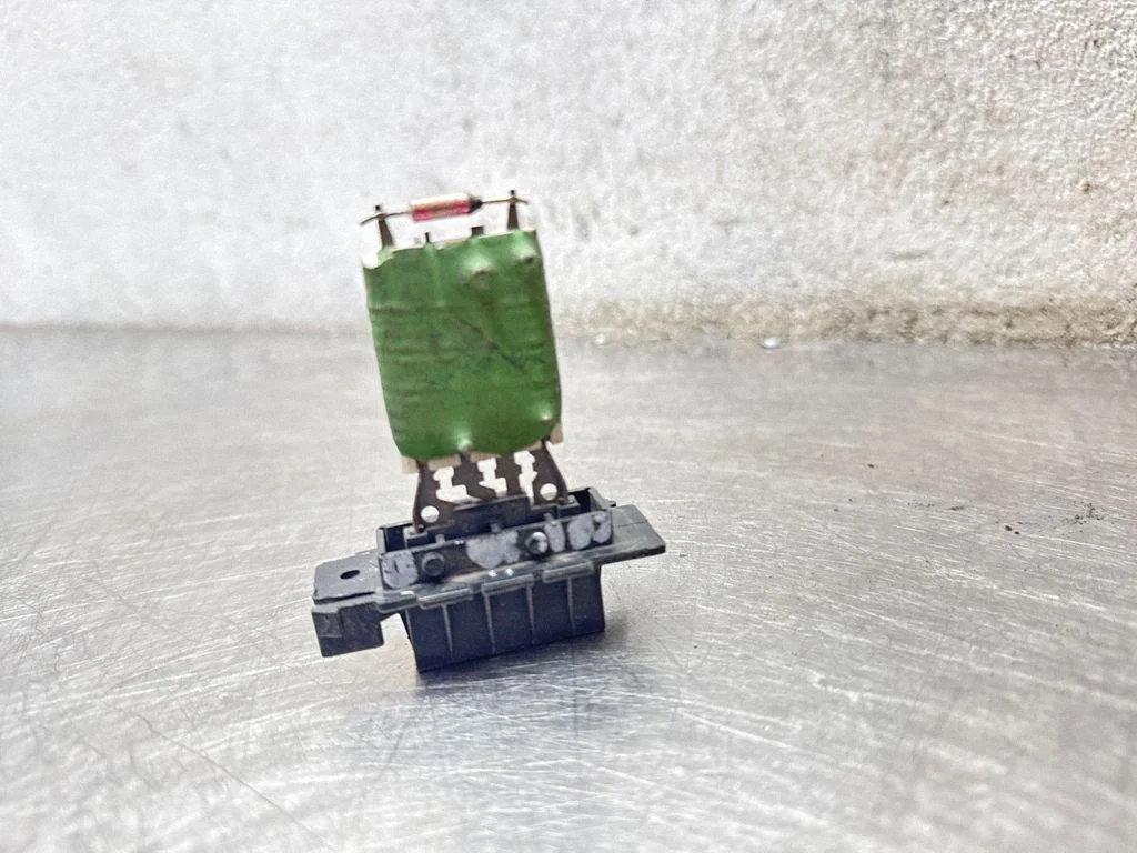 Heater blower motor/fan resistor