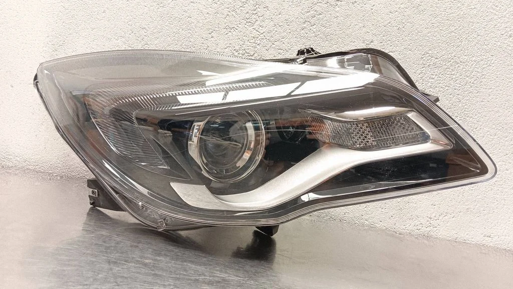 Headlight/headlamp – Opel Insignia A (2008-2017)