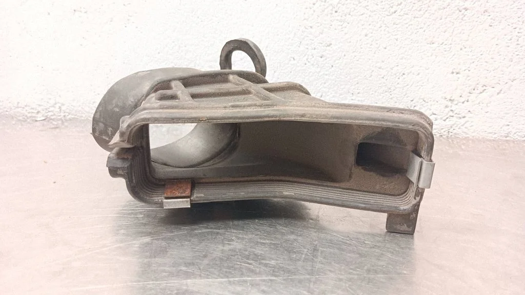 Gaisa ieplūdes kanāla detaļa (-as) – Ford Focus (2010-2017)