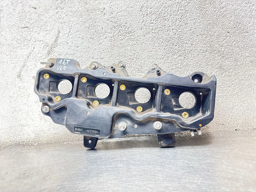 Rocker cam cover BM5G12257EB