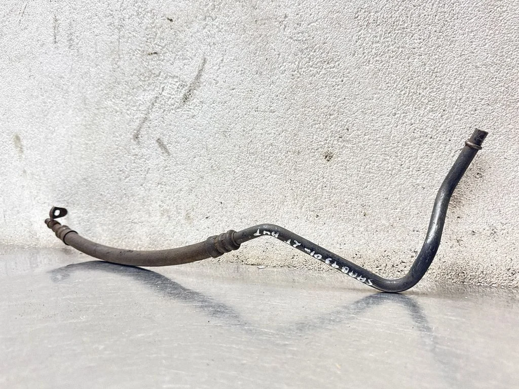 Gearbox oil cooler pipe/hose