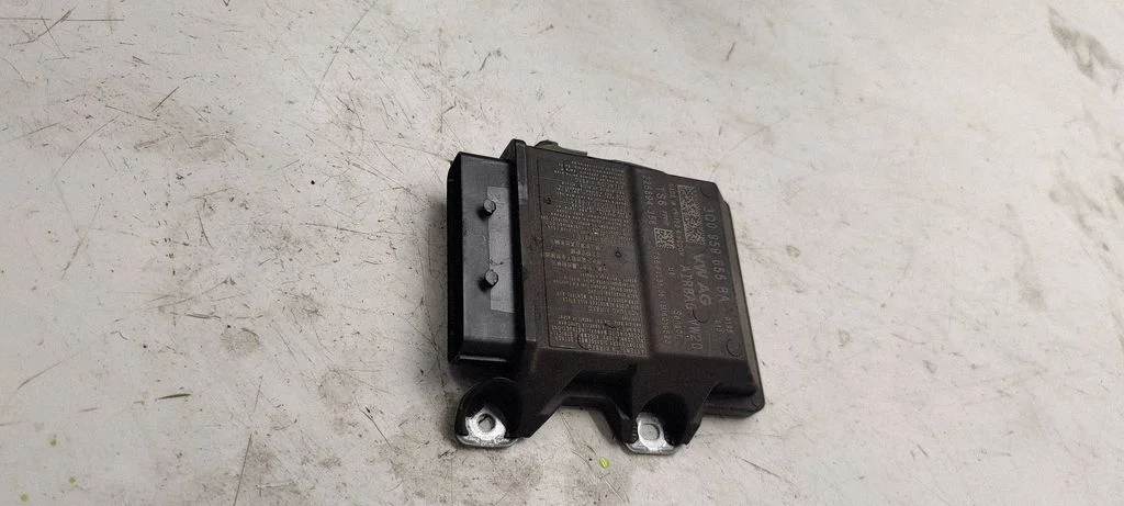 Drošības spilvenu vadības bloks – Volkswagen Passat CC (2008-2016)