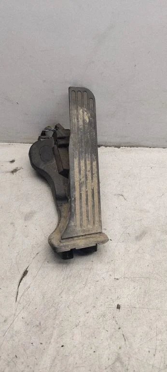 Accelerator throttle pedal 1K1723503L
