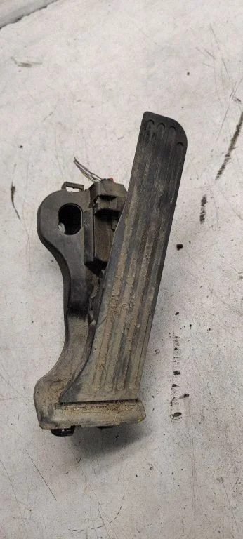 Accelerator throttle pedal 1K1721503L