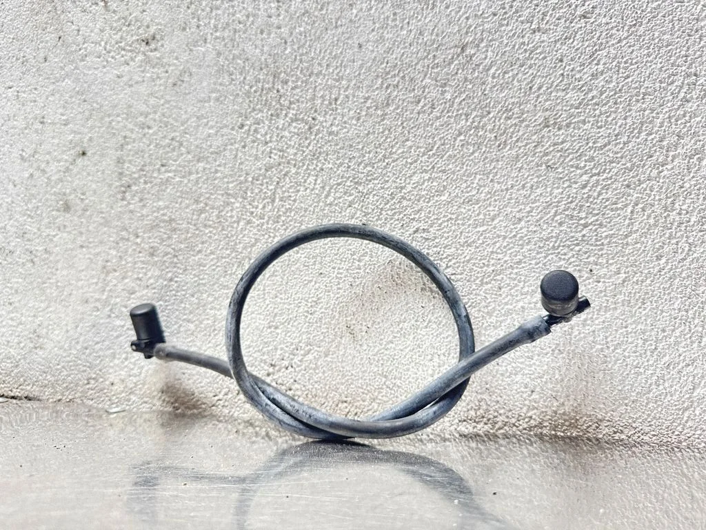 Windshield washer fluid hose – Opel Insignia A (2008-2017)