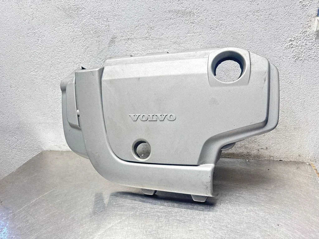 Engine cover (trim) – Volvo V70 (2000-2004)