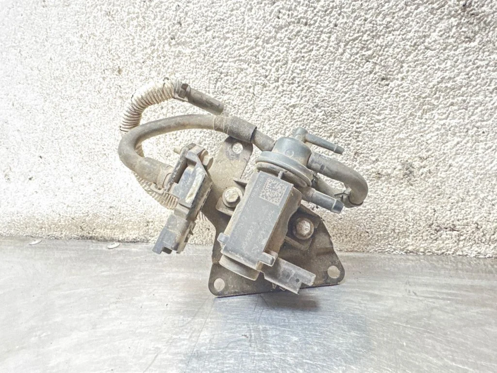 Turbo solenoid valve F2GE9E882BA