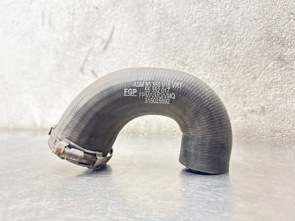 Vahejahuti voolik (-ud)/ toru (-d) 55350918