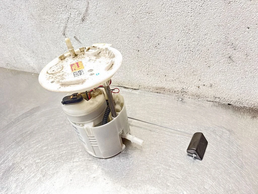 In-tank fuel pump F2G39H307