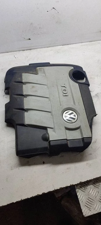 Dzinēja pārsegs (apdare) – Volkswagen Passat B6 (2005-2010)