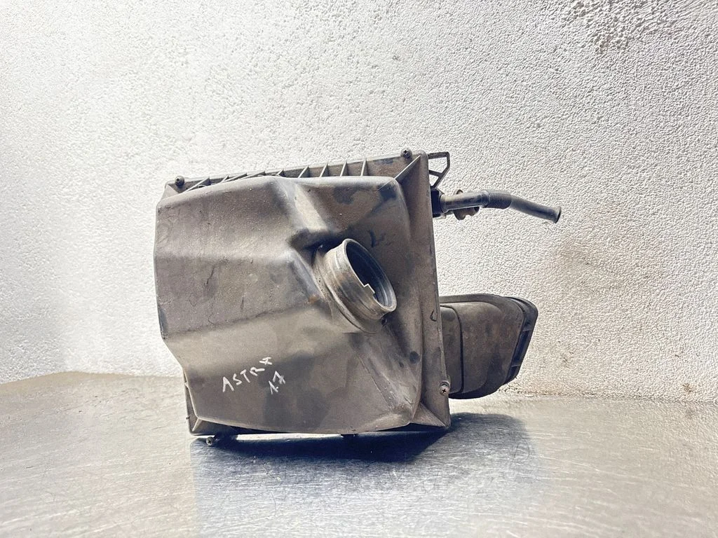 Air filter box 13272777