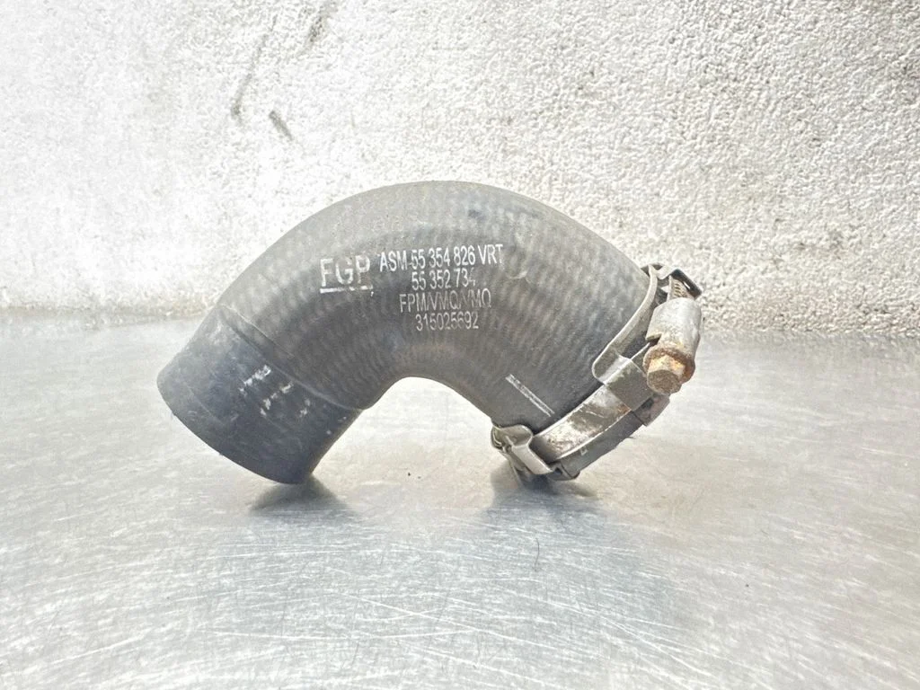 Vahejahuti voolik (-ud)/ toru (-d) 55354826