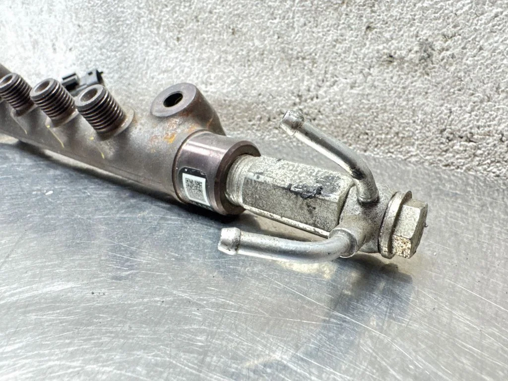 Fuel main line pipe 55490702