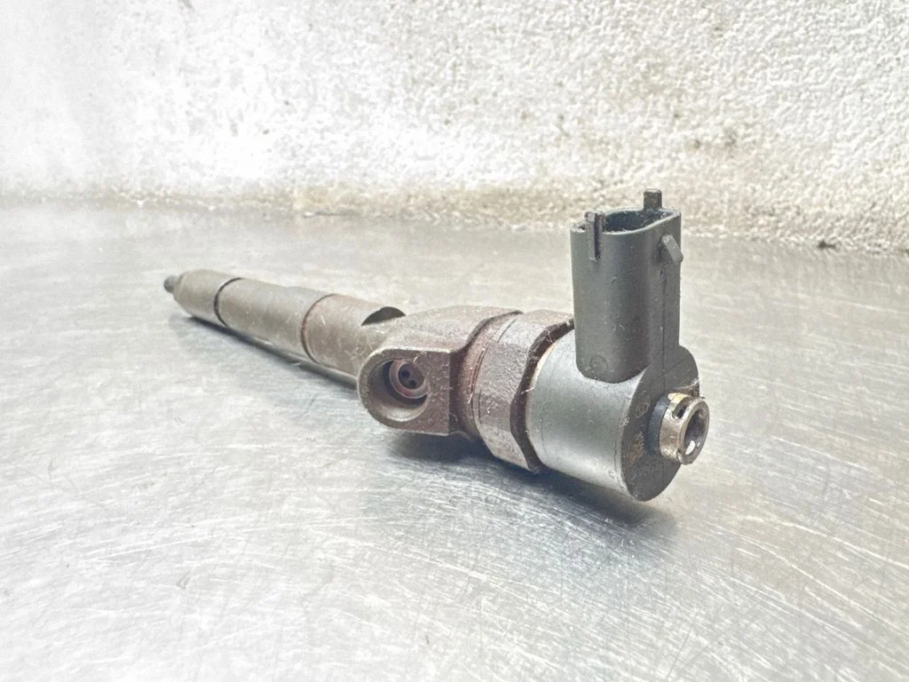 Fuel injector 0445110327