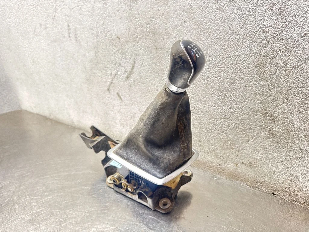Pavarų perjungimo mechanizmas (kulisa)