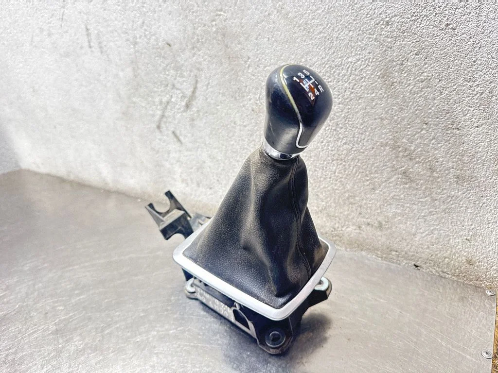 Pavarų perjungimo mechanizmas (kulisa)