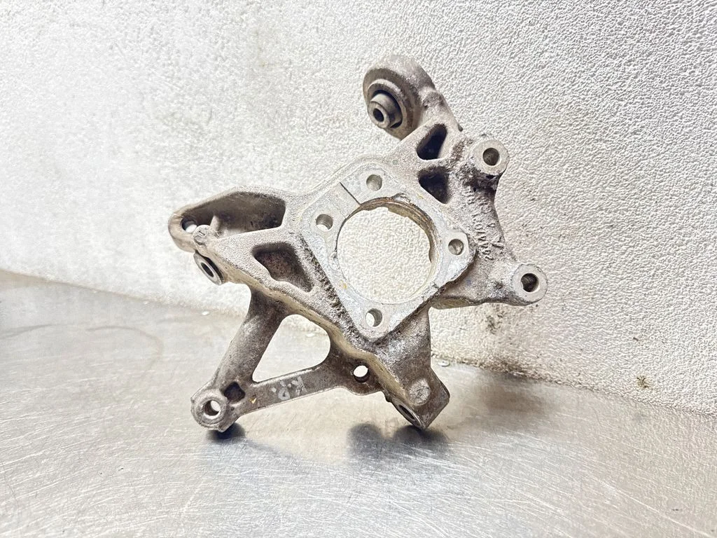 Rear wheel hub spindle/knuckle 24447021