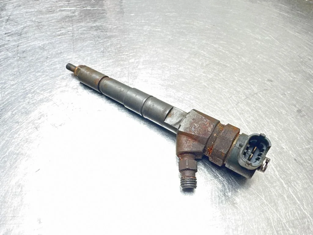Fuel injector 0445110327