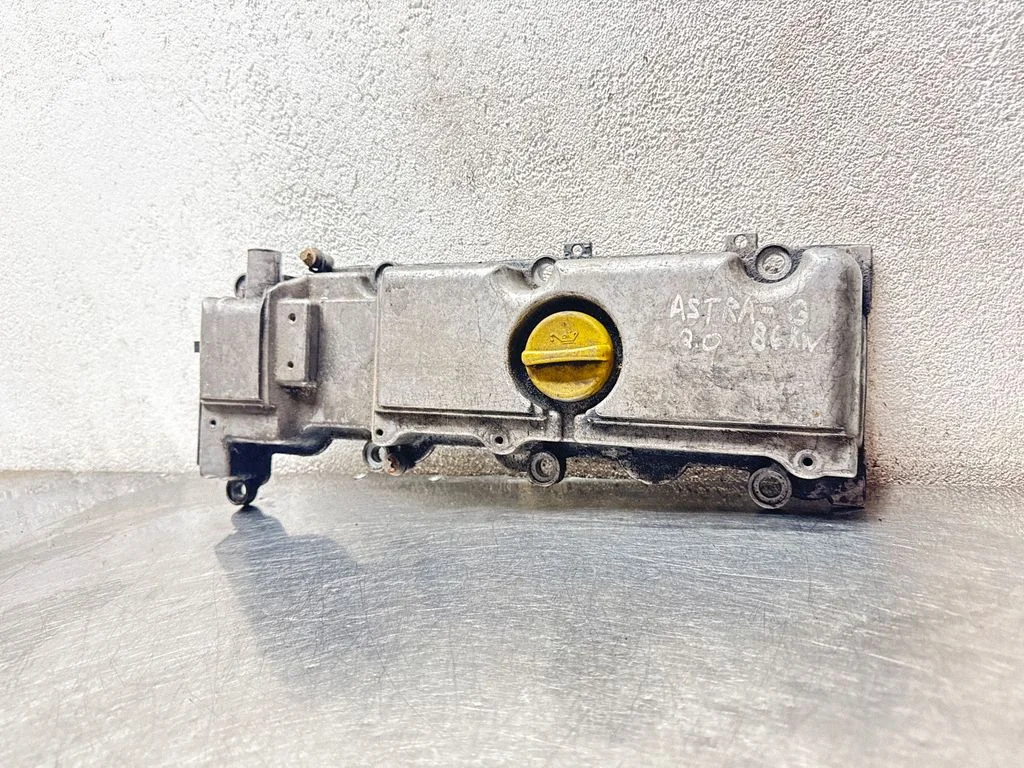 Rocker cam cover – Opel Astra H (2004-2012)