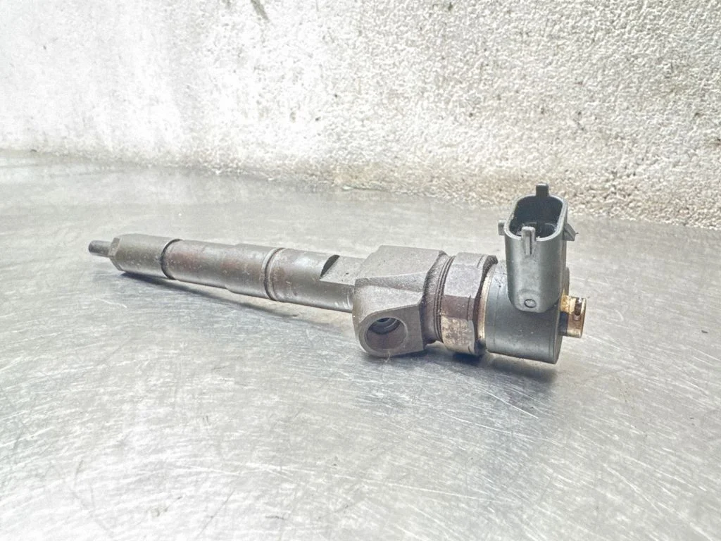 Fuel injector 0445110327