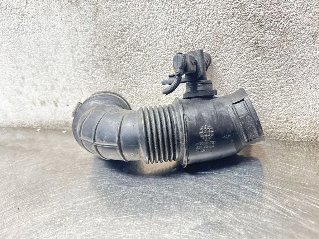 Turbo air intake inlet pipe/hose 55561787