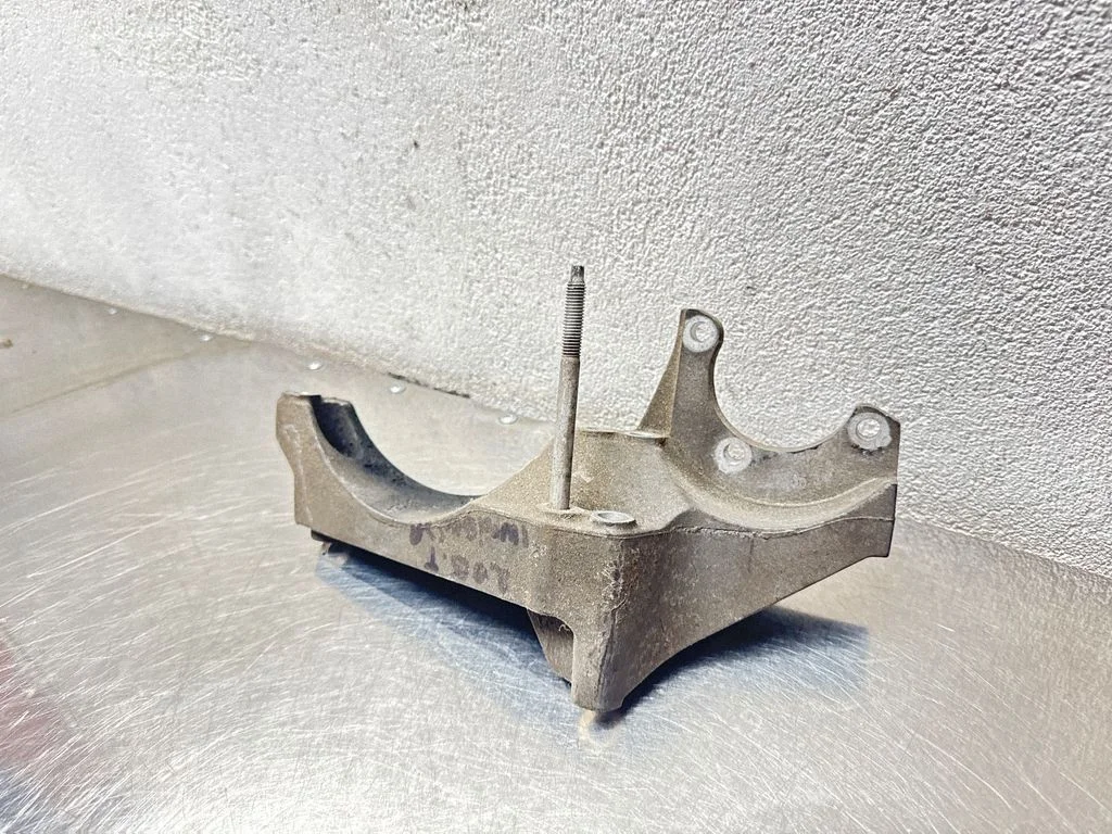 Generator/alternator bracket 12628024