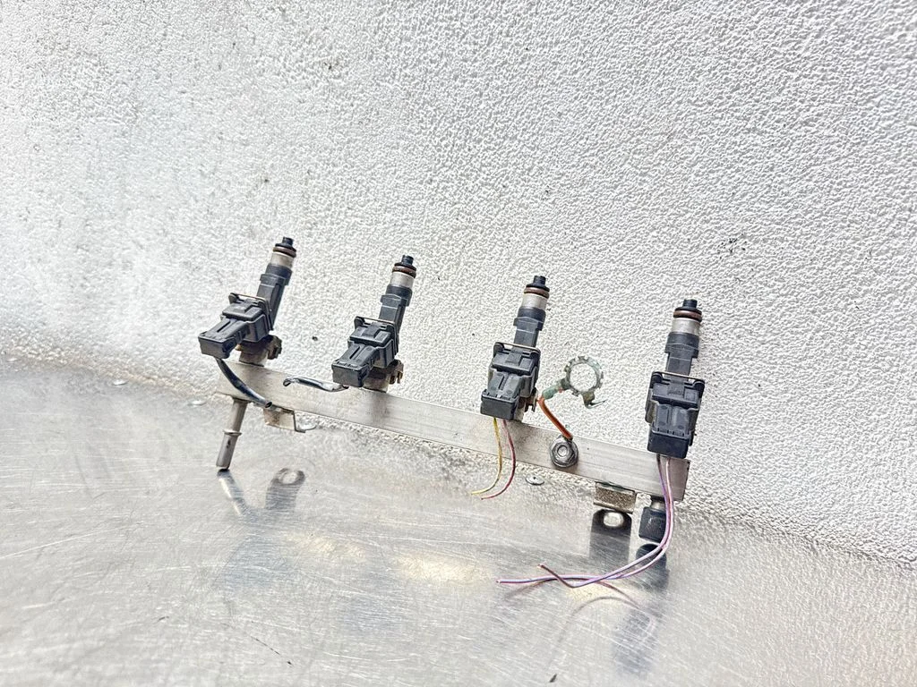 Pihustite (düüside) komplekt – Opel Astra J (2010-2015)