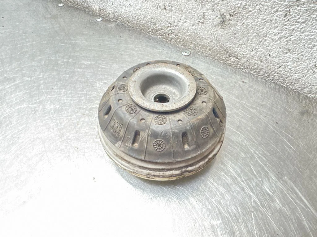 Front upper strut mount 139497